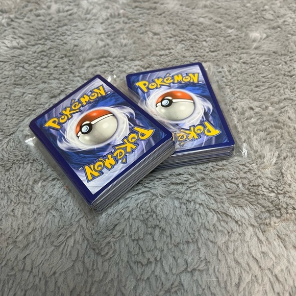 Pokémon 100 Trading Card Bundle - Picture 4 of 5